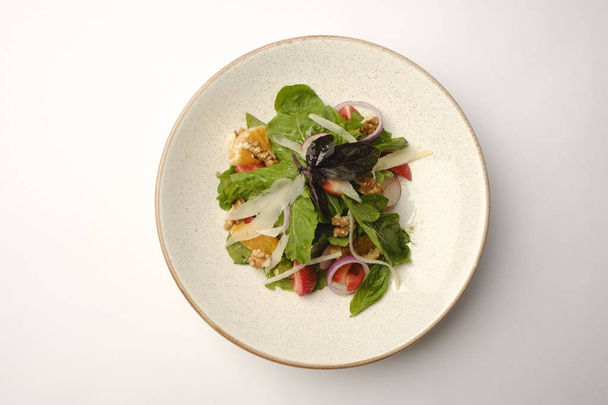 Frisse salade plate met gemengde greens - Foto, afbeelding