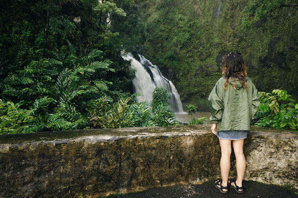 Cachoeira na estrada para Hana, Maui, Hawai 'i. Foto de alta qualidade - Foto, Imagem