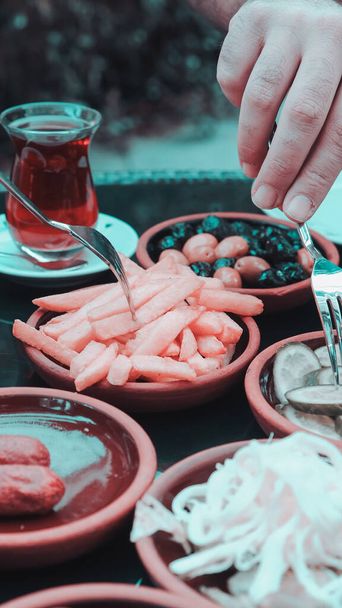 Pequeno-almoço turco rico e delicioso
 - Foto, Imagem