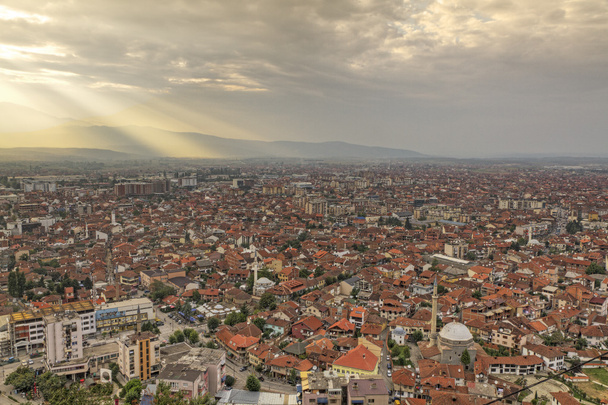 Prisren en Kosovo al atardecer
 - Foto, Imagen