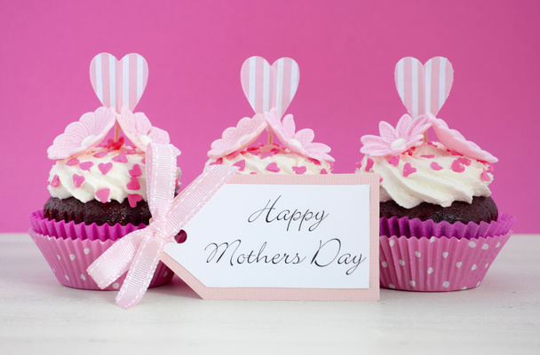 Happy Mothers Day roze en witte cupcakes. - Foto, afbeelding