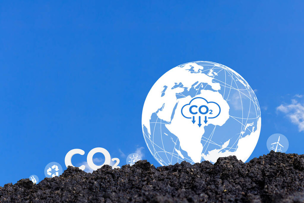 カーボンニュートラルと純ゼロエミッションの概念. 気候中立的な長期戦略 温室効果ガス排出目標。 グリーンネットセンターのアイコン - 写真・画像