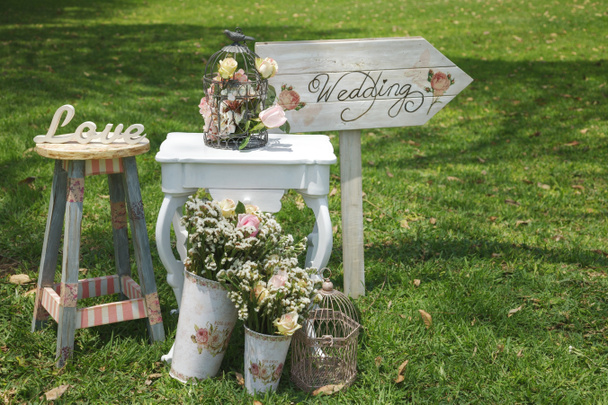 Dřevěné ručně vyrobené úvodní svatební dekorace - Fotografie, Obrázek