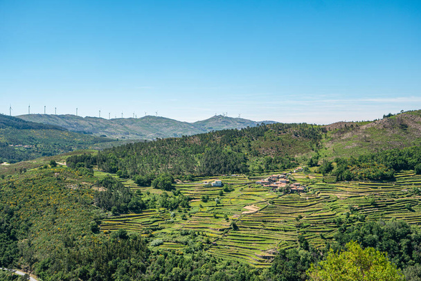 Aussichtspunkt der Terrassen mit Blick auf die landwirtschaftlichen Terrassen berühmten Tibet-Stil Landschaft Blick, Sistelo, Arcos de Valdevez, Portugal - Foto, Bild