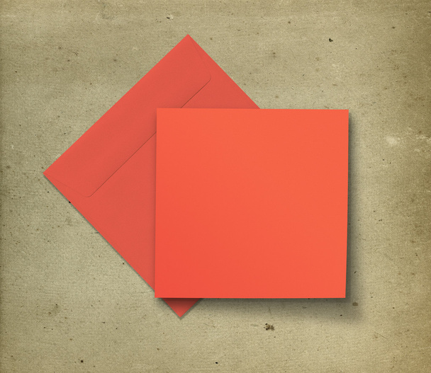 Red card and envelope. - Фото, зображення