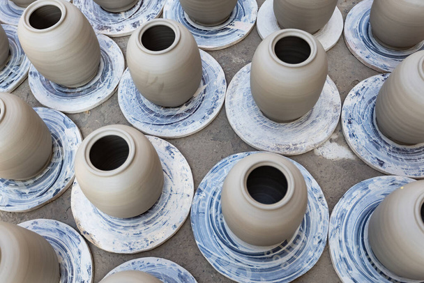 Varietà di prodotti ceramici nel negozio di ceramiche a Manama Bahrain - Foto, immagini