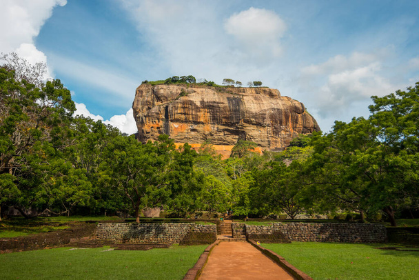 Parque Nacional Sigiriya en Sri Lanka
 - Foto, Imagen