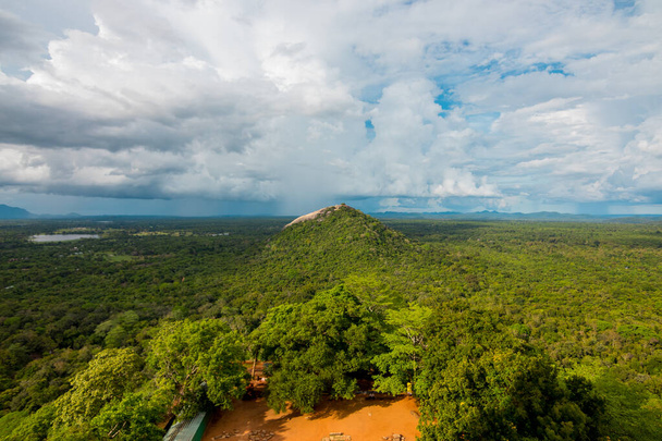 Parque Nacional Sigiriya no Sri Lanka
 - Foto, Imagem