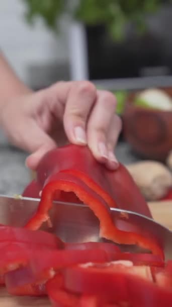 Finom zöldségek elkészített és kész főzés -Bezárás - függőleges - Felvétel, videó