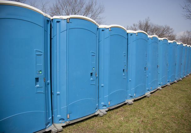 toilettes extérieures portables
 - Photo, image