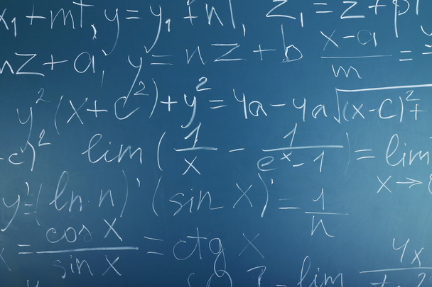 Maths formulas on chalkboard - Foto, imagen