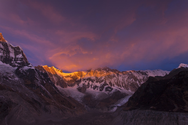 View of Annapurna I from Annapurna Base Camp Himalaya Mountains  - Foto, afbeelding