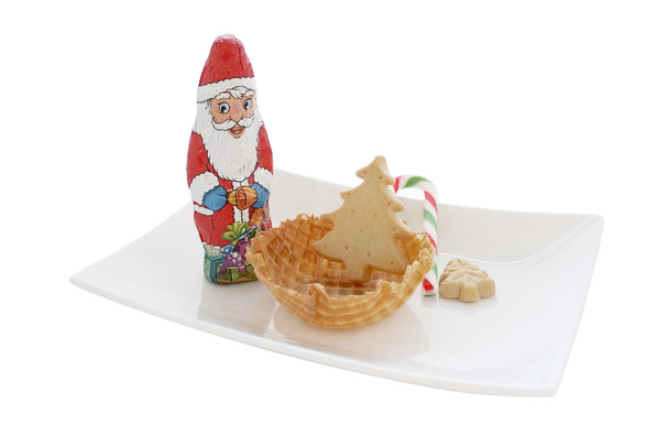 Lody w kształcie stożka wafel, miska z Bożego Narodzenia ozdoba na białym tle - Zdjęcie, obraz