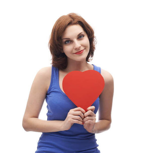 Woman holding the red heart - Fotoğraf, Görsel