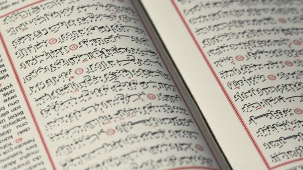 Religia Księga Islamu Koran i różaniec - Materiał filmowy, wideo