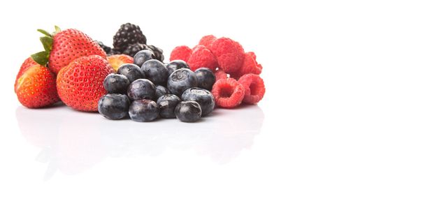 Aardbei, Blackberry, bosbes en framboos - Foto, afbeelding