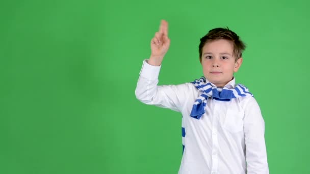 Jeune enfant beau garçon élever (hold up) - écran vert - studio
 - Séquence, vidéo