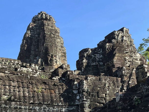 Стародавні кам'яні обличчя: Байонський храм Енігматичні картини, Ангкор Ват, Сієм Ріп, Камбоджа - Фото, зображення