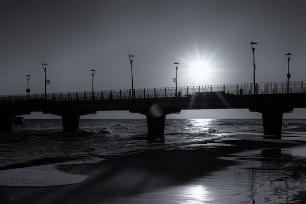 FIGYELMEZTETÉS - Napsütéses időjárás a tengerparton - Fotó, kép