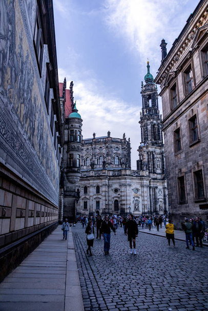 Lyhyt iltakävely Dresdenin kauniissa historiallisessa keskustassa - Sachsen - Saksa  - Valokuva, kuva