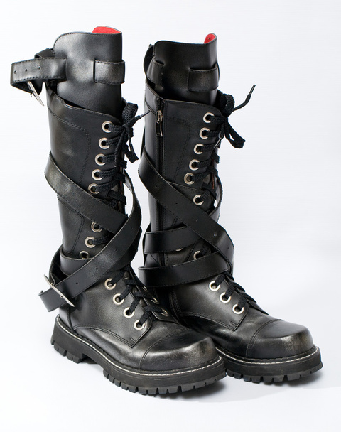 Готичні панкові черевики з високою модою
 - Фото, зображення