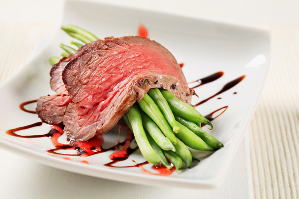Roast beef and string beans - Photo, Image