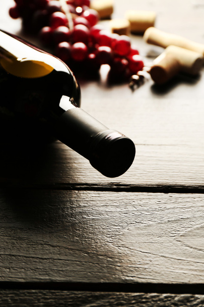 Glass bottle of wine - Foto, imagen