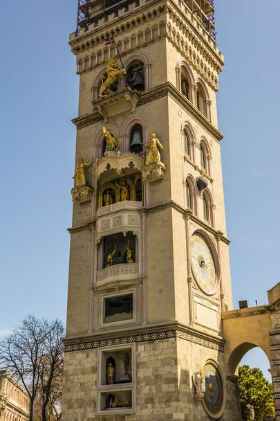 メッシーナ ドゥオーモ大聖堂の尖塔、イタリア シチリア島  - 写真・画像