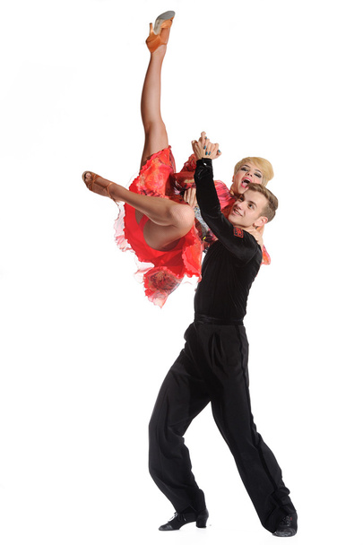 bella coppia nella danza attiva sala da ballo
 - Foto, immagini