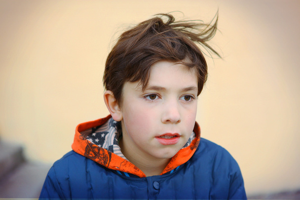 preteen bonito menino close up ao ar livre retrato
 - Foto, Imagem