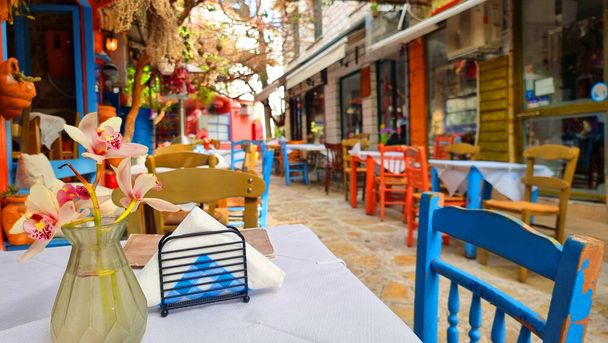 prevezza callejones de la ciudad seitán zona de pazar en la primavera griego complejo turístico - Foto, imagen