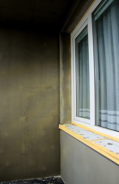 Полузаконченный ремонт балкона
 - Фото, изображение
