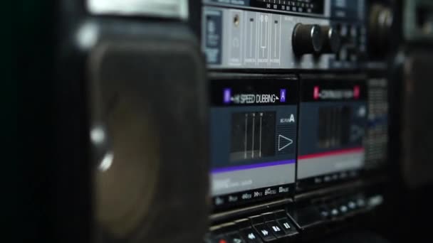 Double Deck Boombox Audio Cassette Player und Recorder, Nahaufnahme 60fps - Filmmaterial, Video