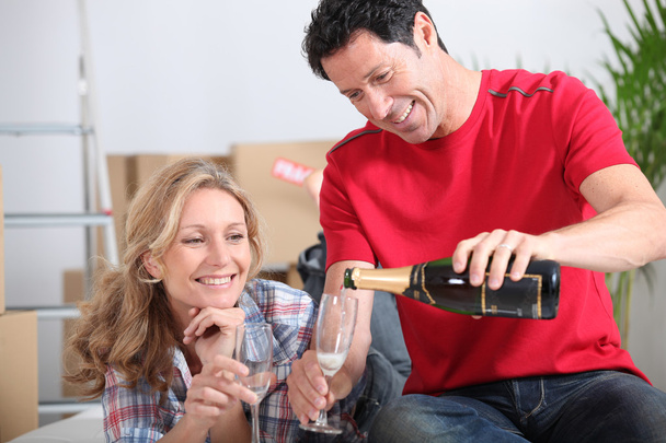 Couple with champagne - Foto, imagen