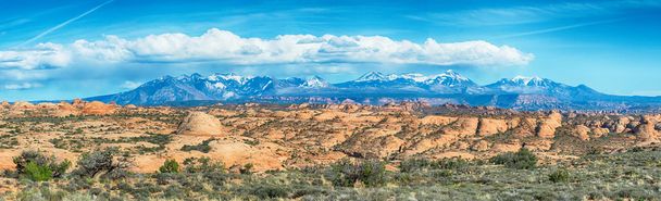 cañón badlands y colorado rockies lanadscape
 - Foto, Imagen