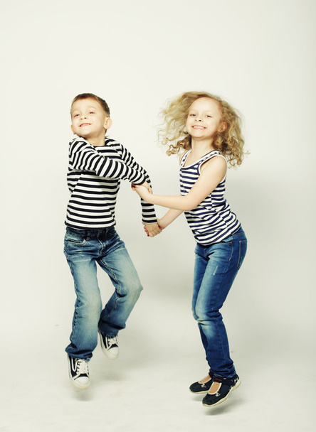 children - sister and brother - Foto, imagen