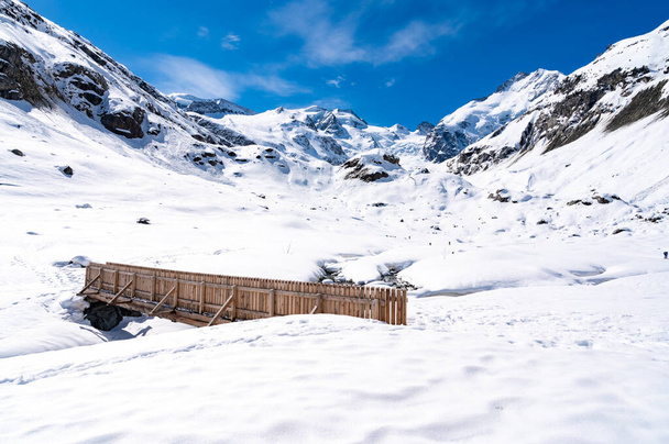 Vista de cerca del glaciar Morteratsch en invierno, Engadin, Suiza. - Foto, Imagen