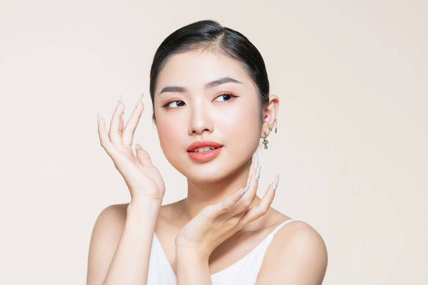 Young perfect woman face with clear skin, skincare concept - Photo, Image