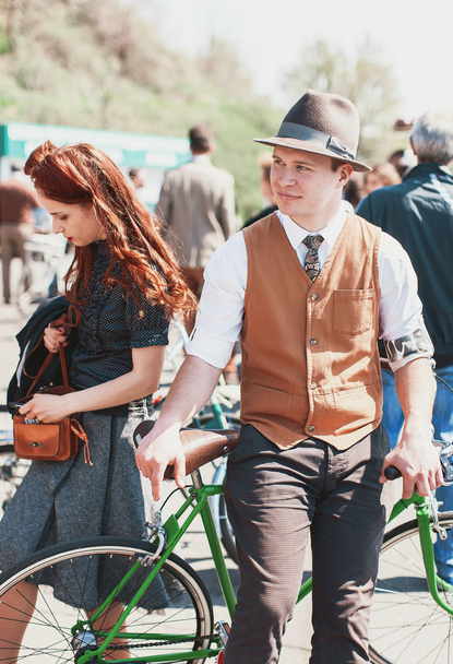 People participating in bicycle Retro cruise - 写真・画像
