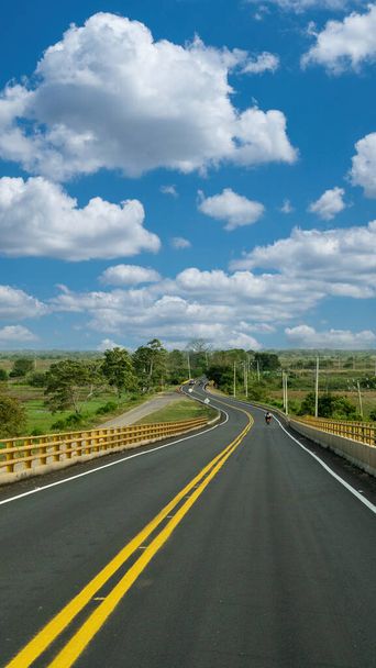 Carretera Cartagena San Onofre. Colombia. - Foto, imagen
