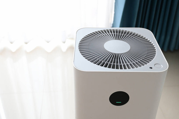 technologie čištění vzduchu čistý prach pm 2.5 v obývacím pokoji uvnitř domu pro zdravou péči o dýchací systém - Fotografie, Obrázek