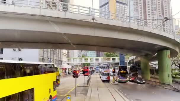 Hong Kong Tramways, Hong Kong - 2024. április 14. - Hong Kong Tramways egy 3 láb 6 láb hosszú, keskeny nyomtávú villamos rendszer Hong Kong-ban.  - Felvétel, videó
