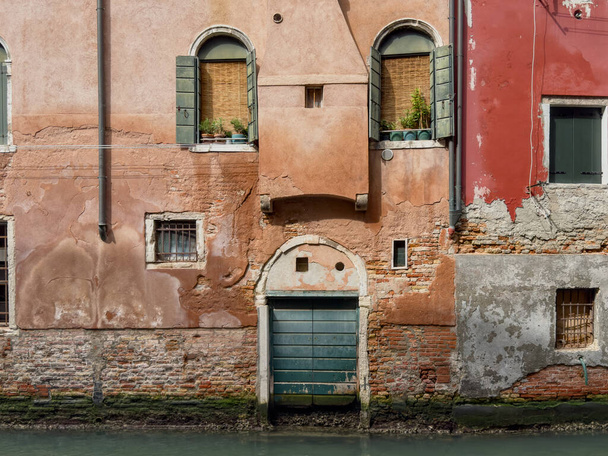 Прогулянки і захоплення прекрасним містом Венеції - Фото, зображення