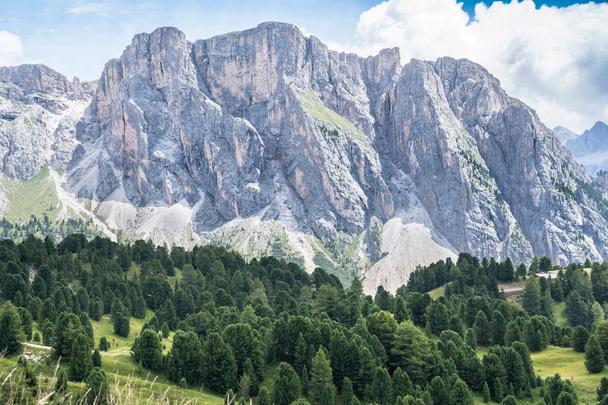 Berühmtes Sellagruppe-Massiv im Sommer, Südtirol, Italien - Foto, Bild