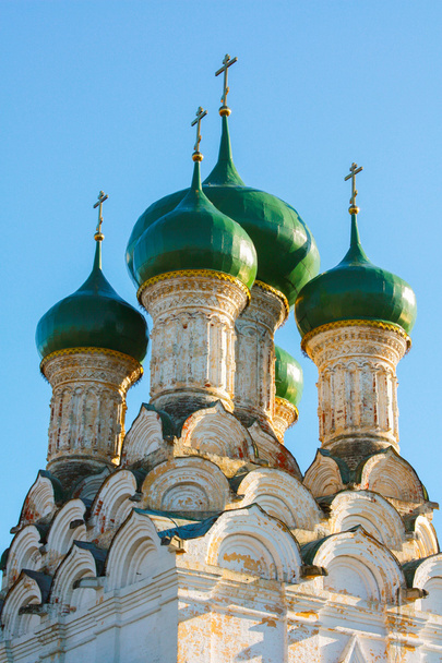 Church with green domes in Russia. - Φωτογραφία, εικόνα