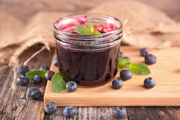 Blueberry jam in jar - Foto, afbeelding