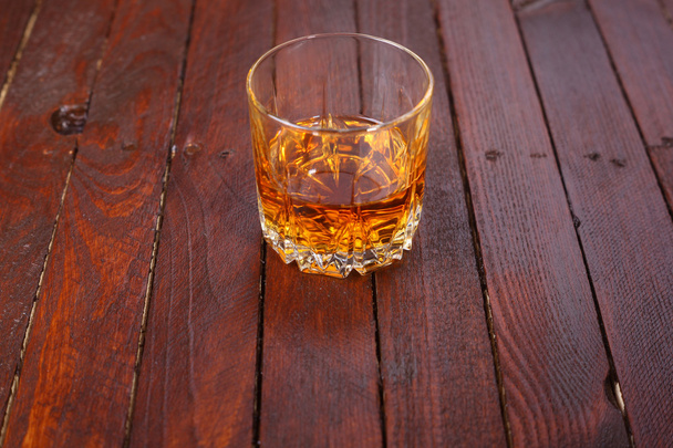Whisky sur bois
 - Photo, image
