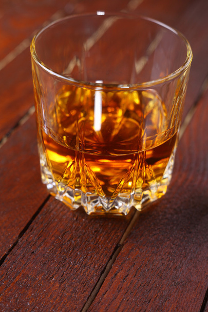 Whisky on wood - 写真・画像