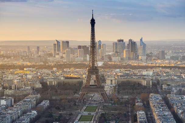 La Torre Eiffel al mattino
 - Foto, immagini