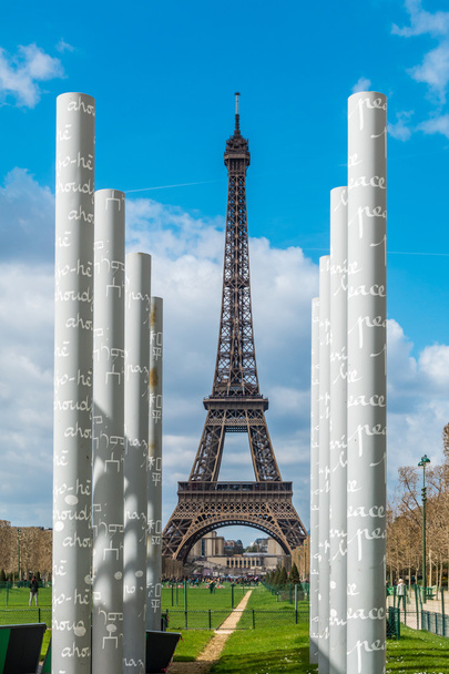 White colums over Eiffel tower in Paris - Fotoğraf, Görsel